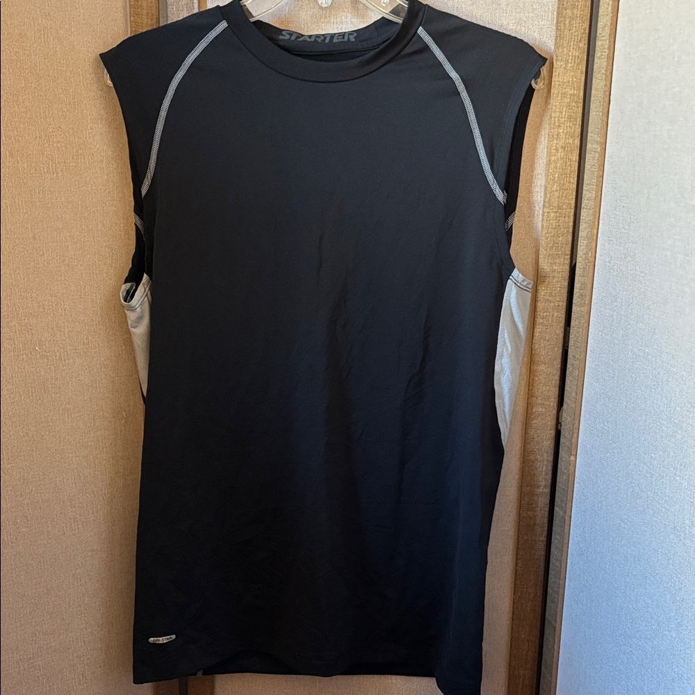 FINAL MARKDOWN Men’s Starter Black and Gray Sleeveless Top large